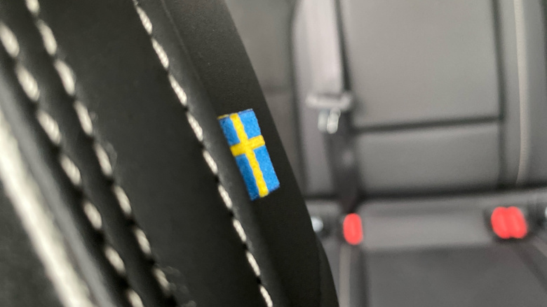 Volvo XC40 2.0 B3P Plus Dark 5dr Auto Petrol Estate